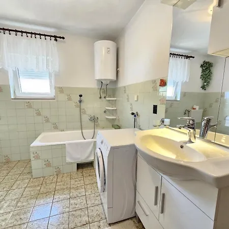 Apartament Milan Nv 1 - For 6 Persons With Terrace And Grill Novi Vinodolski