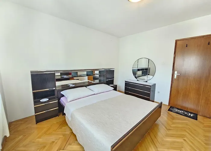 Milan Nv 1 - For 6 Persons With Terrace And Grill *