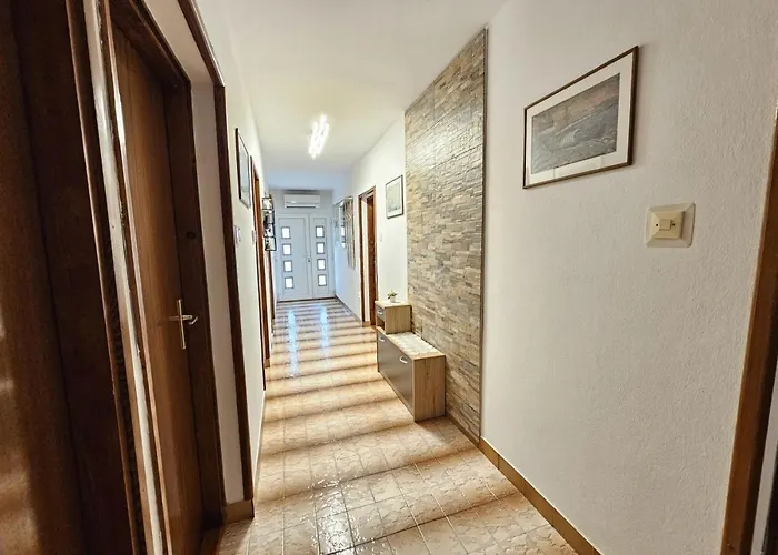 Milan Nv 1 - For 6 Persons With Terrace And Grill Apartamento *