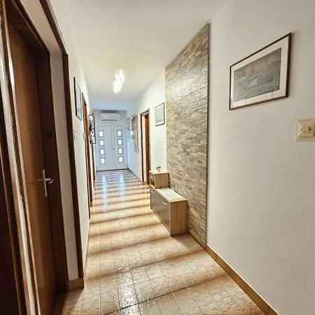 Milan Nv 1 - For 6 Persons With Terrace And Grill Apartment *