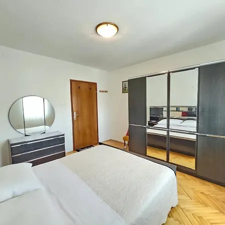 Milan Nv 1 - For 6 Persons With Terrace And Grill Apartment Novi Vinodolski