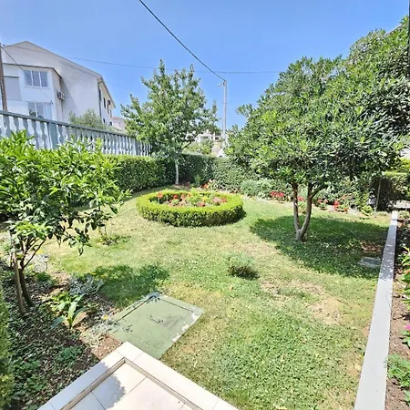 Milan Nv 1 - For 6 Persons With Terrace And Grill