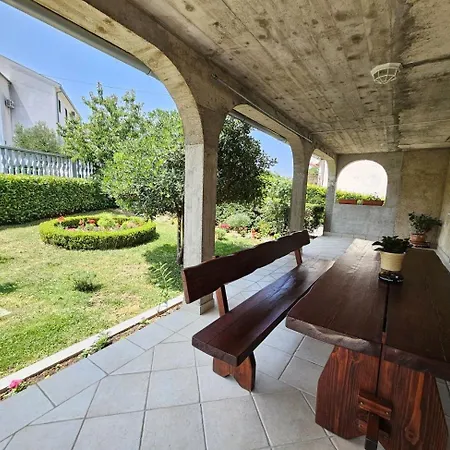 Milan Nv 1 - For 6 Persons With Terrace And Grill