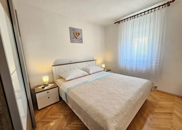 Milan Nv 1 - For 6 Persons With Terrace And Grill Apartment